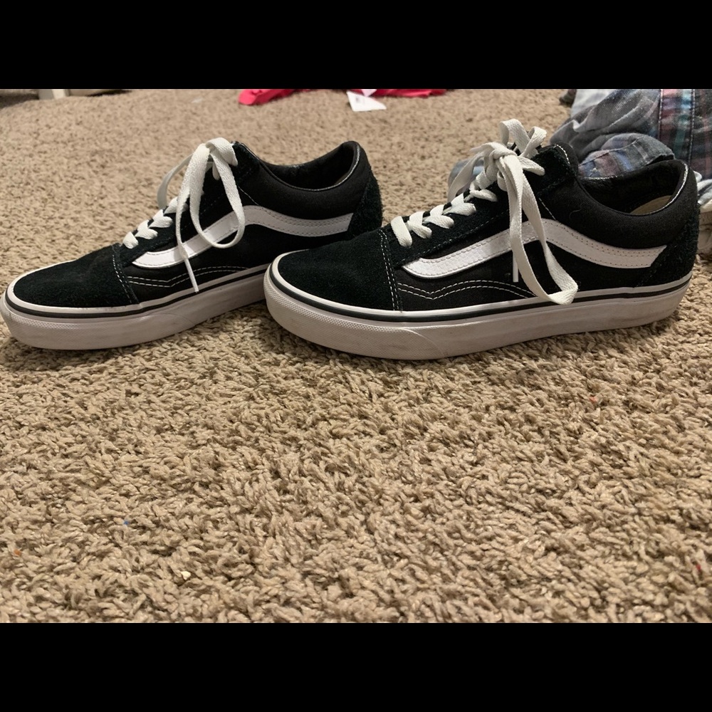 Black low top tie vans
